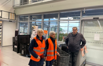 Belle collecte de la banque alimentaire  sur l'île de ré, le Rotary club s'est mobilisé à l'intermarché de Saint-Martin